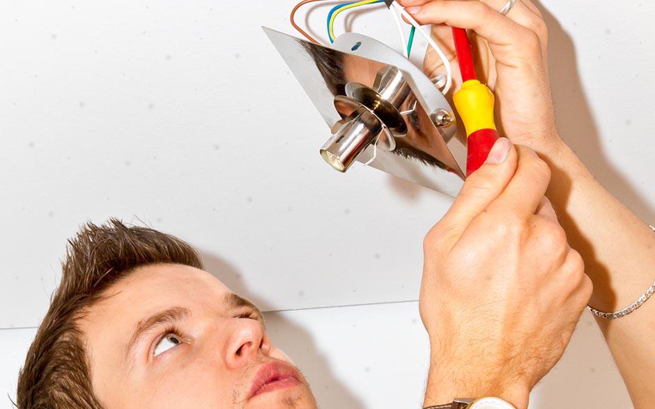 cherche électricien pas cher Paris 13